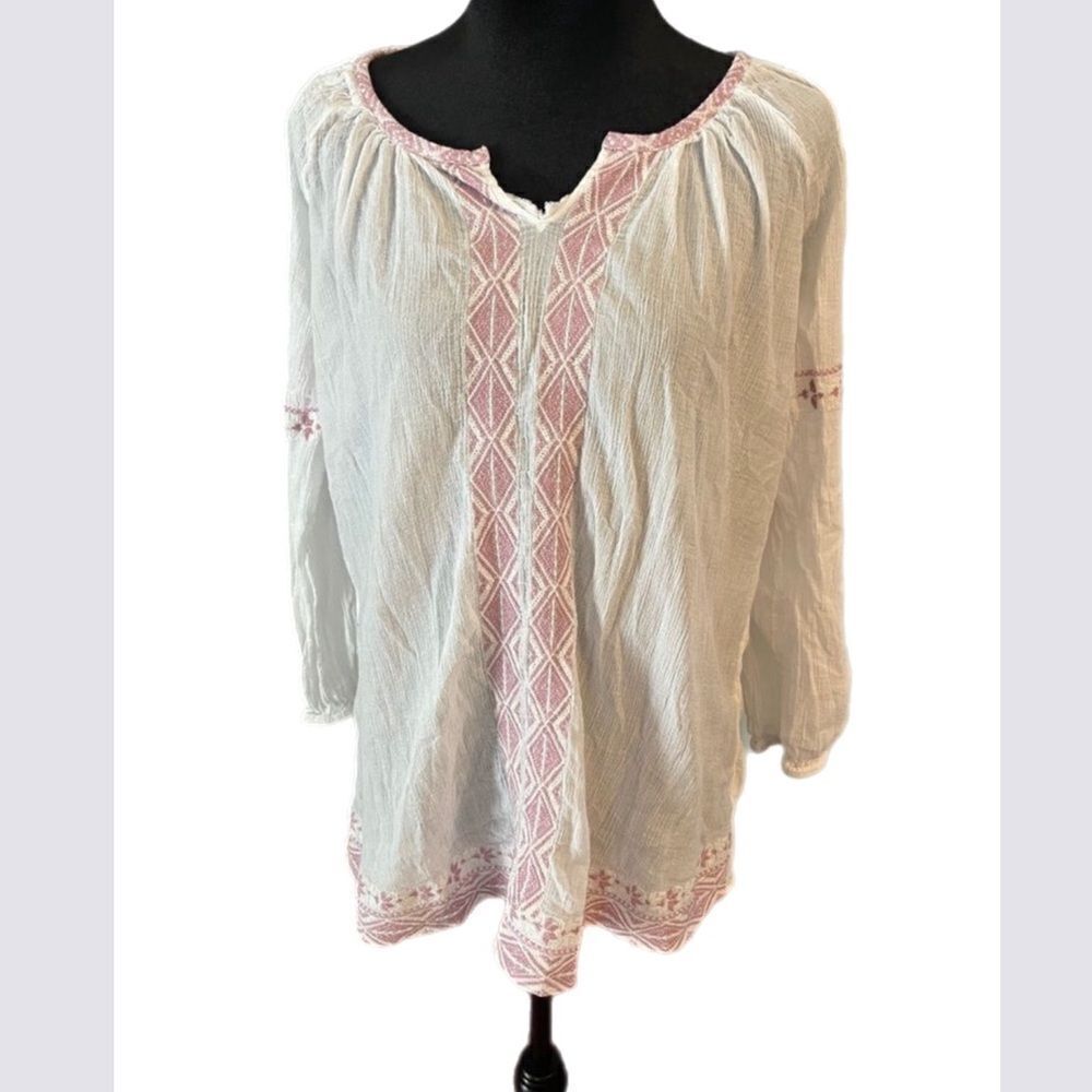 Krazy Kat white and pink in bordered bohemian top. Size medium